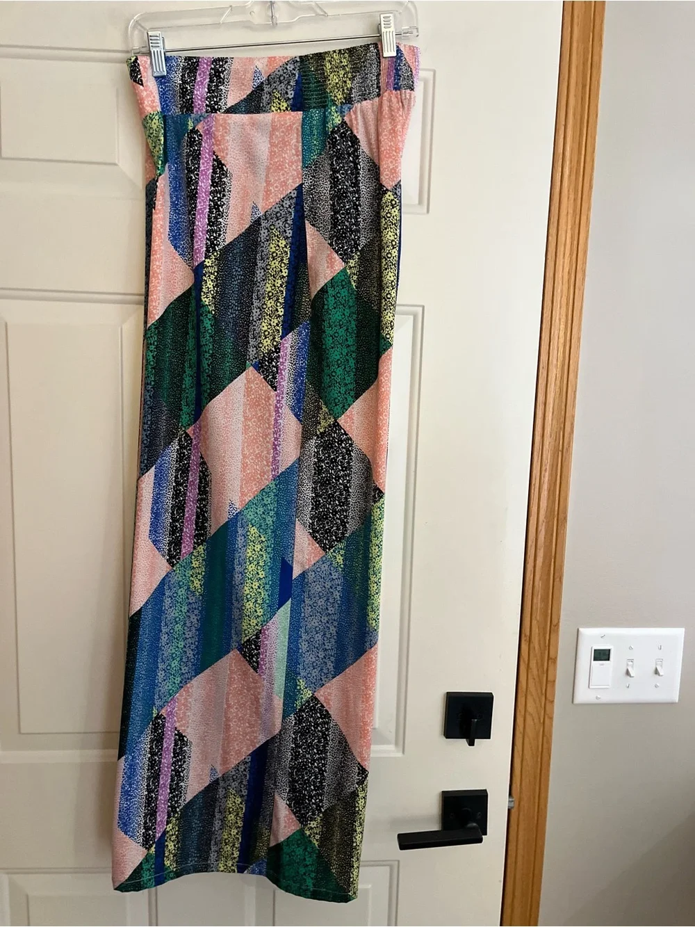 Women’s Bar lll geometric colorblock wide leg palazzo pull on pant. Size medium